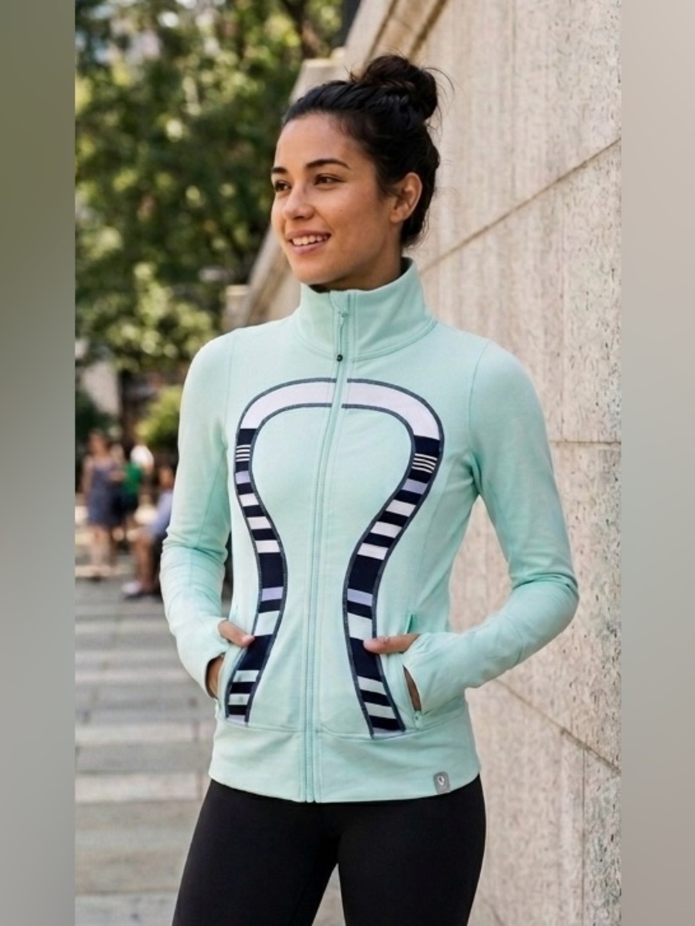 Lululemon Define Jacket Mint Blue Striped Omega Logo Size 2